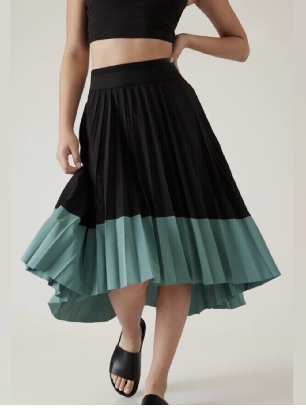 Athleta Swing Forward Black
Colorblock Pleated Midi Skirt Black - Picture 1 of 5